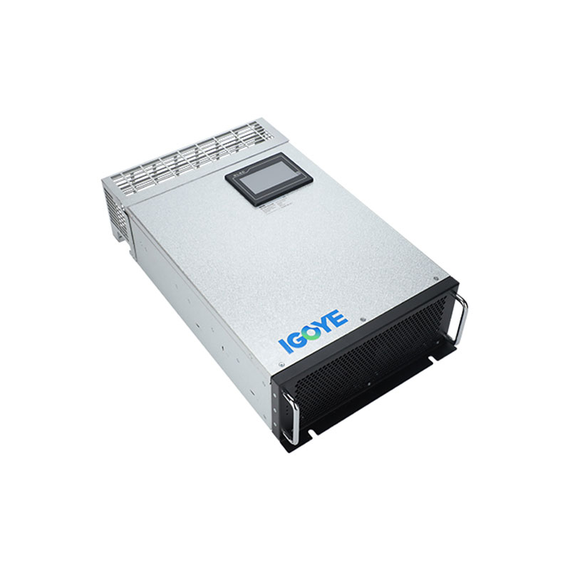 Generator var statis empat fase-kawat tiga fase